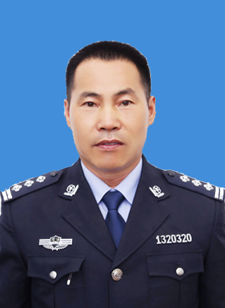 闫国安,男,河北省上板城监狱六监区监区长
